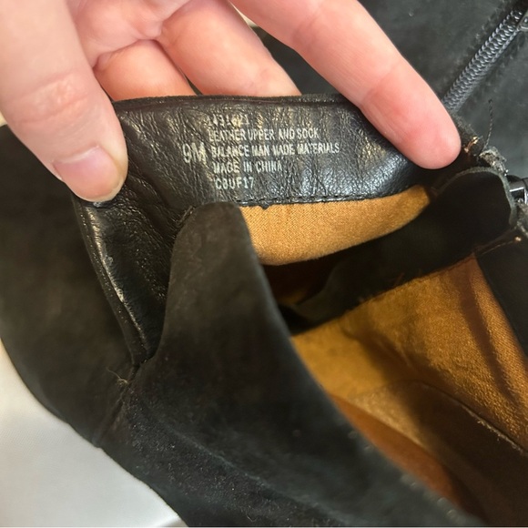 Sofft Ware Black Suede Ankle Heeled Boots Womens Size 9M Metallic Shimmer - Picture 6 of 7